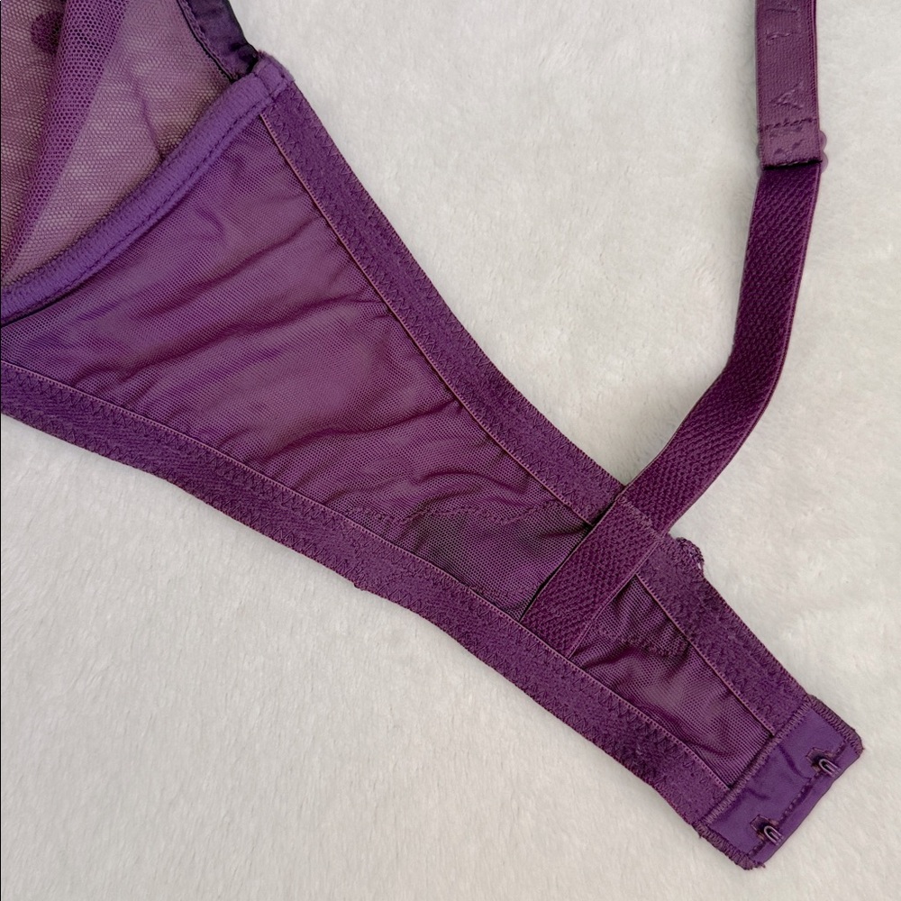 La Perla | Floral Groove Embroidered Tulle Underwire Plunge Bra Purple (36C) - Picture 15 of 16